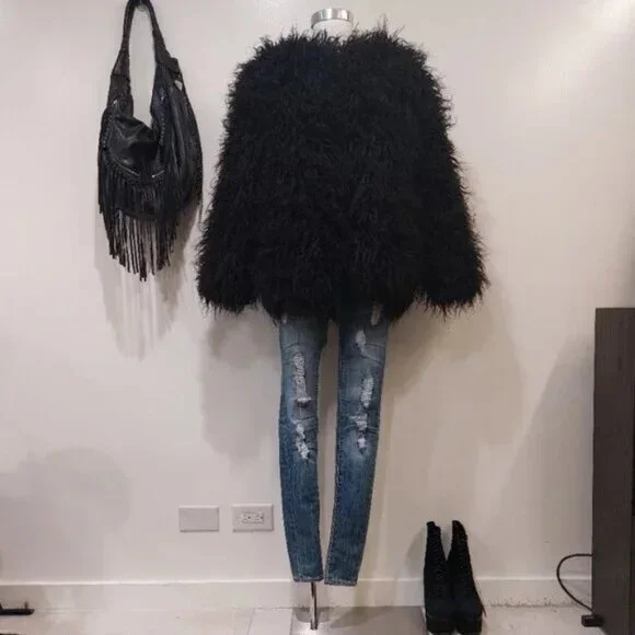 πUBER GORGE!πVTG 70s Vibe Boho Chic Black Faux Mongolian Lamb Fur Jacket - Picture 8 of 16